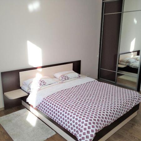 2 Bedrooms Apartment 150M From Opera House Lvov Exteriér fotografie