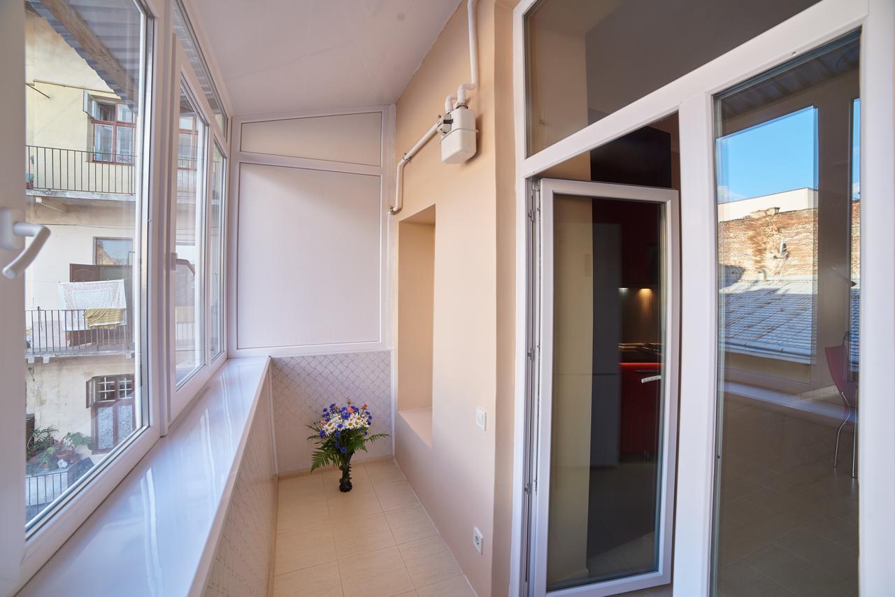 2 Bedrooms Apartment 150M From Opera House Lvov Exteriér fotografie